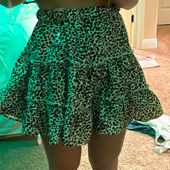 Cheetah print ruffle skirt! 🤎 - Picture 1 of 8
